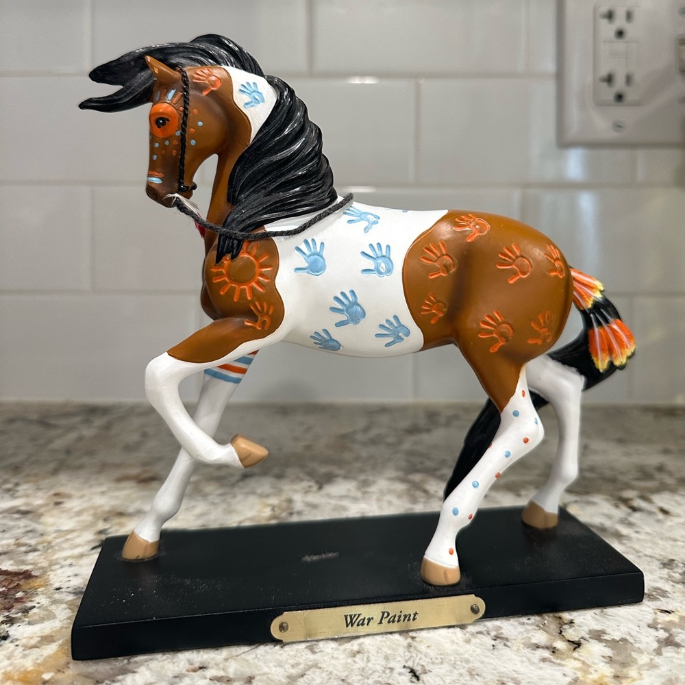 War Paint, Trail of Painted Ponies, figurine.